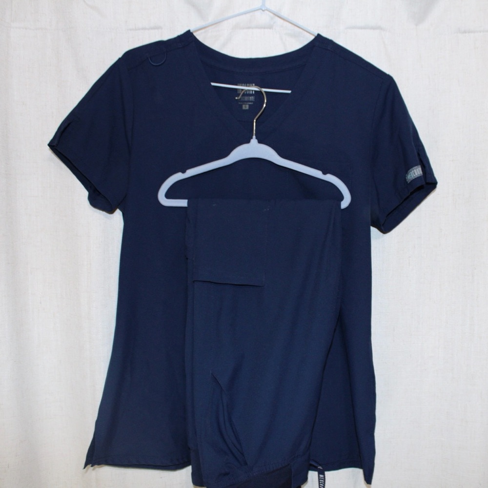 Med-Couture Navy Blue Scrub SET!!!